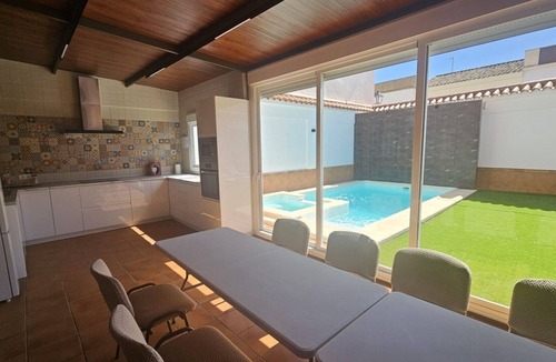 La Lantejuela House | Country House 'Villam Rodericus Nicolaus' with Private Pool, Wi-Fi and Air Conditioning
