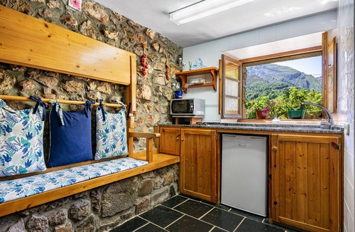 Valle de Lago House | Country house with mountain views, shared garden, and Wi-Fi