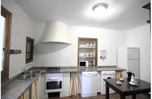Antequera House | Countryside Cottage with Pool