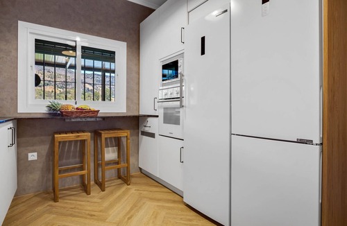 Pizarra Cottage | Countryside house for 14 with private pool, BBQ & garden near Málaga 30 min