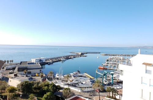 Estepona Apartment | Cozy apartment between the port and the beach
