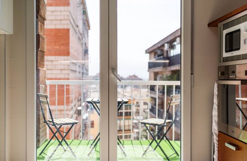 Cervantes Apartment | Cozy apartment in Granada, central location, close to Alhambra, WiFi, quality beds, 3 bedrooms