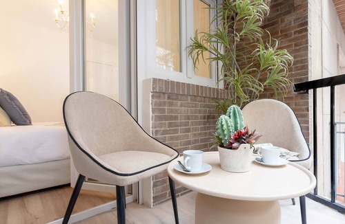 Figares Apartment | Cozy Apartment Near City Center. Lope de Vega