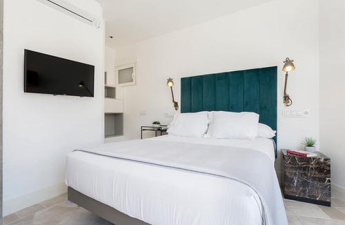 Sol Apartment | Cozy Apartment near Puerta del Sol. Arenal Terrace