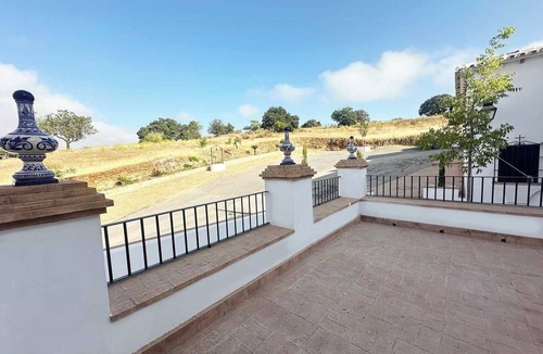 Baena Apartment | Cozy apartment with a pool near Córdoba.