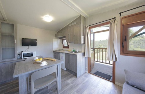 Zumaia House | Cozy bungalow with terrace in Zumaia for 3 guests