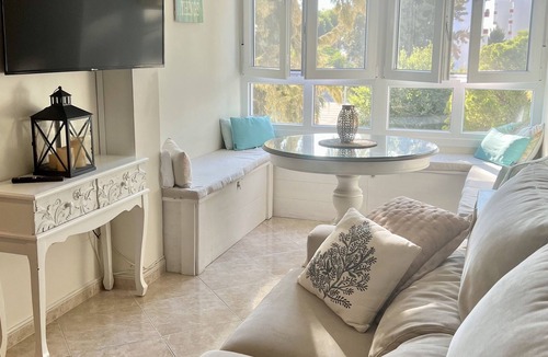 Valdelagrana Apartment | Cozy Flat in Lovely Beachfront Village