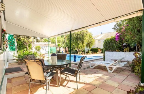 Hinojos House | Cozy guest house with swimming pool