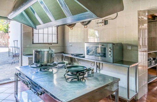 Poblado del Embalse House | Cozy home in Adamuz with private swimming pool, can be inside or outside