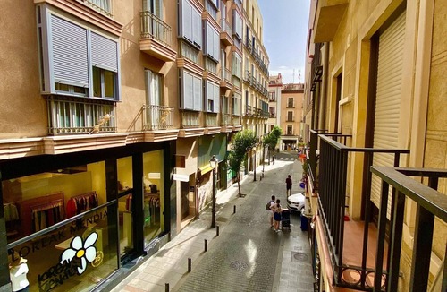 Justicia Apartment | Cozy Malasaña - Studio with balcony in the center, AC