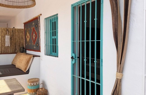 Velez-Malaga Apartment | Cozy Studio in Andalusia at Casa Bambú with pool view and private lounge bed