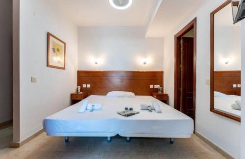 Puerto de la Duquesa Apartment | CT 240 - Beachfront Apartment -Don Juan Manilva