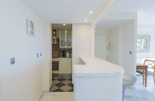Marbella Apartment | Cubo's Apartment Bono Beach Marbella Free Parking/air conditioning/free parking/free wifi/community pool