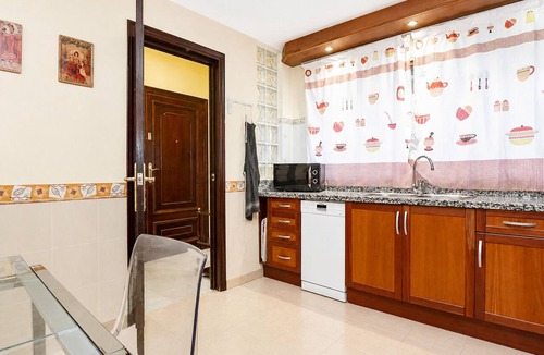 Marbella City Centre Apartment | Cubo's Apartment Mayoral Front Line Marbella & Free Parking/beachfront/community pool/free wifi