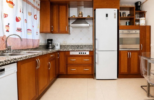 Marbella City Centre Apartment | Cubo's Apartment Mayoral Front Line Marbella & Free Parking/beachfront/community pool/free wifi