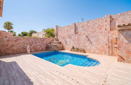 Pizarra House | Cubo's Buddha Harmony House/Private pool/Air conditioning/BBQ/Free Wi-Fi