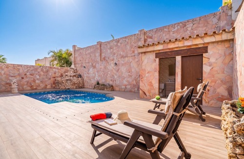 Pizarra House | Cubo's Buddha Harmony House/Private pool/Air conditioning/BBQ/Free Wi-Fi