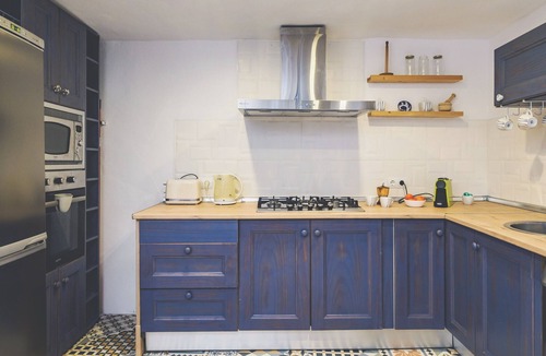 Coin Ski Chalet | Cubo's Casa La Luz de Coin/urban/terrace/free wifi