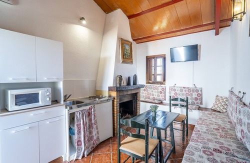 Teba Cottage | Cubo's Casa Rural El Castillo Cortijo el Puntal/rural/communal pool/large outdoor areas/views/free wifi