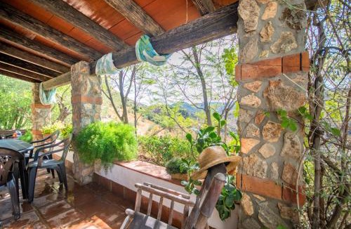 Guaro House | Cubo's Casa Rural Jacaranda