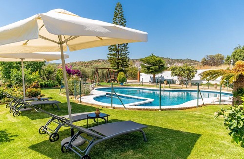 Guaro Cottage | Cubo's Casa Rural La Guarida del Zorro/Private pool/BBQ/Free Wi-Fi