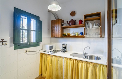 Teba Cottage | Cubo's Casa Rural San Cristobal Cortijo el Puntal/rural/communal pool/large outdoor areas/views/free wifi