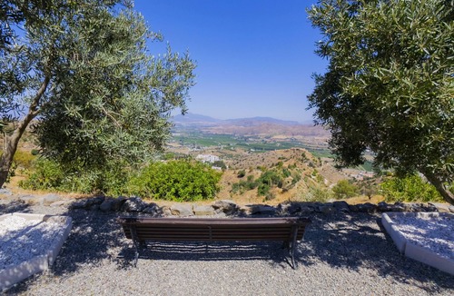 Cartama Cottage | Cubo's Casa Rural Viña Miranda/private pool/ideal for children/mountain views