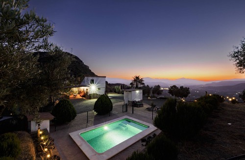 Cartama Cottage | Cubo's Casa Rural Viña Miranda/private pool/ideal for children/mountain views