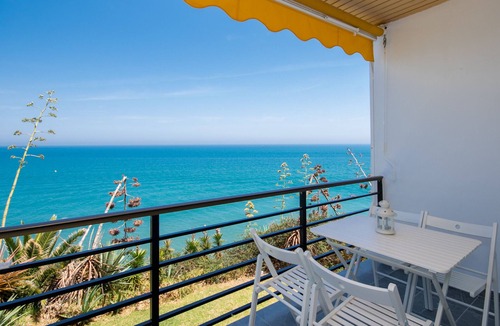 Torremolinos Apartment | Cubo's Estudio Castillo de Santa Clara/sea views/air conditioning/free wifi