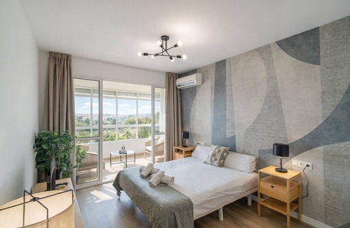 Torremolinos Apartment | Cubo's Estudio La Colina Seaview & Pool/communal pool/urban/air conditioning