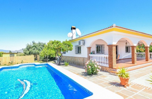 Cartama Cottage | Cubo's Finca The Orange Tree. Garden and pool, satellite, wifi and AC