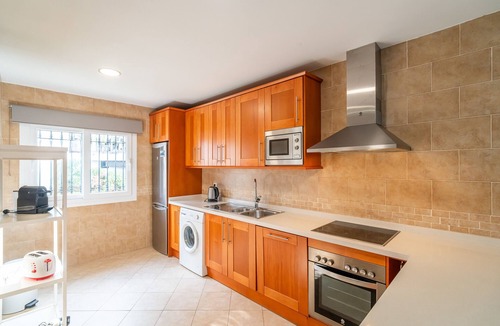 Alhaurin de la Torre Ski Chalet | Cubo's House Lauro Golf & Sunset/communal pool/Golf/terrace/free wifi