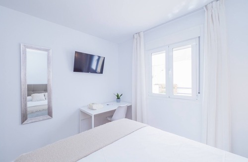 Torre de Benagalbon Bed & Breakfast | Cubo's Hostal William's Sunny 3/free wifi/air conditioning