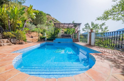 Guaro Cottage | Cubo's Jacaranda Rural Cottage/Private Pool/Views