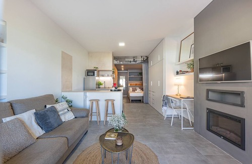 Marbella Apartment | Cubo's La Carolina Park Marbella Apartment/communal pool/air conditioning/terrace
