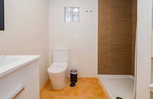 Cartama Bed & Breakfast | Cubo's La Casa del Arco Room Granada / city center / free wifi