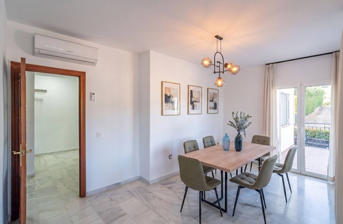 Alhaurin de la Torre Apartment | Cubo's Lauro Golf Apartment Pool & Terrace/communal pool/GOLF/air conditioning/free wifi