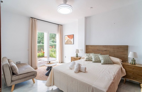 Alhaurin de la Torre Apartment | Cubo's Lauro Golf Apartment Pool & Terrace/communal pool/GOLF/air conditioning/free wifi