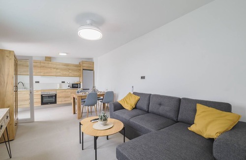Mijas Pueblo Apartment | Cubo's La Santa Maria Mijas Pool & Sea View/urban/community pool/terrace/free Wi-Fi
