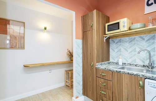 Malaga Historic Centre Apartment | Cubo's Luciano Malaga Apartment & Optional Parking/city center/close to businesses/free Wi-Fi