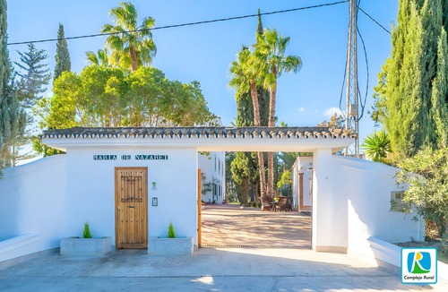 Alhaurin el Grande Cottage | Cubo's NAZ Country Stay | Family Fun/rural complex/private pool/gardens/optional buffet breakfast/free Wi-Fi