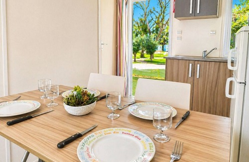 Alhaurin el Grande Apartment | Cubo's NAZ Country Stay | 2 Bedrooms & Terrace, Compact Kitchen + Optional Breakfast
