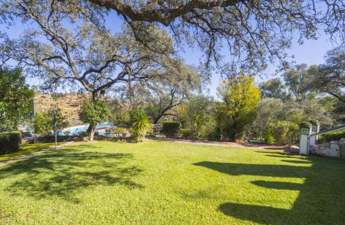 Guillena House | Cubo's Quinta de los Cisnes & minigolf included