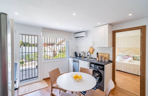Torremolinos Apartment | Cubo's Torremolinos La Paloma Apartment/communal pool/air conditioning/BBQ/free Wi-Fi