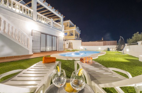 Coin Villa | Cubo's Villa Gabriela/Free Wifi/Private Pool/jacuzzi