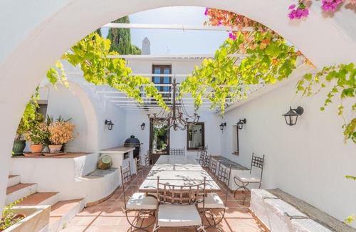 Coin Villa | Cubo's Villa Las Lagunas de Azahar High Privacy