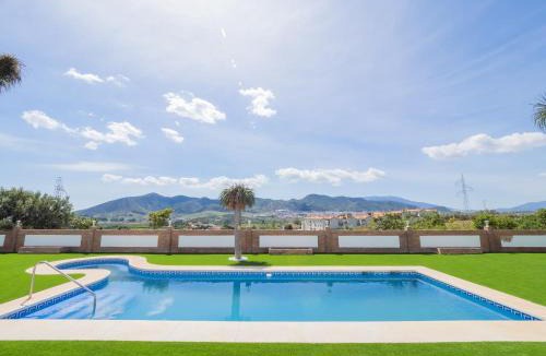Cartama Villa | Cubo's Villa Miraflores