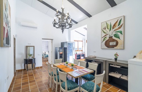Alhaurin el Grande Apartment | Cubo’s NAZ Country Stay | Double Room with Terrace, Bathroom and Kitchen + Optional Breakfast