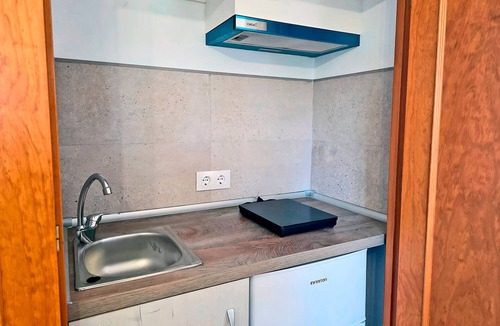 Alhaurin el Grande Bed & Breakfast | Cubo’s NAZ Country Stay | Double Room with Private Bathroom, Compact Kitchen + Optional Breakfast