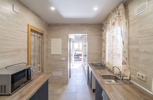 Alhaurin el Grande Bed & Breakfast | Cubo’s NAZ Country Stay | Double Room with Private Bathroom, Compact Kitchen + Optional Breakfast
